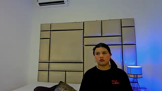 alejandra loppez online show from 20, 2, 2026