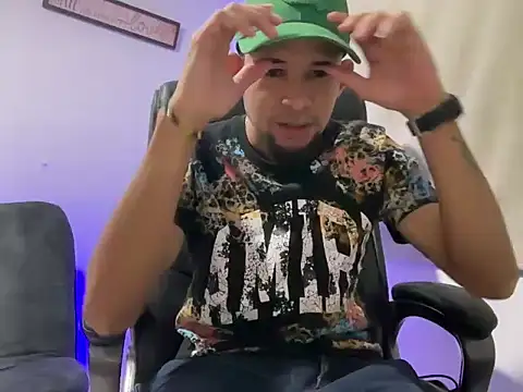 Snapshot of enyel_100 chatting on 18, 1, 2026 enyel 100 online show from 18, 1, 2026