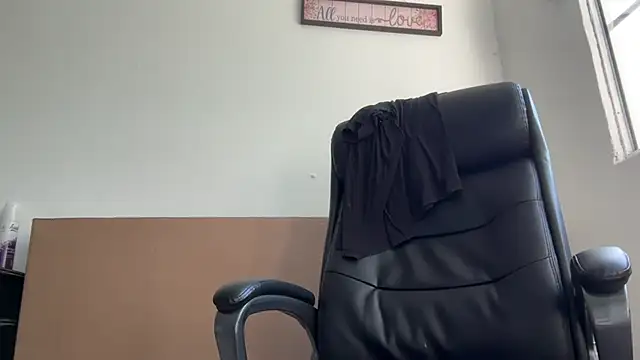 Snapshot of enyel_100 chatting on 7, 1, 2026 enyel 100 online show from 7, 1, 2026