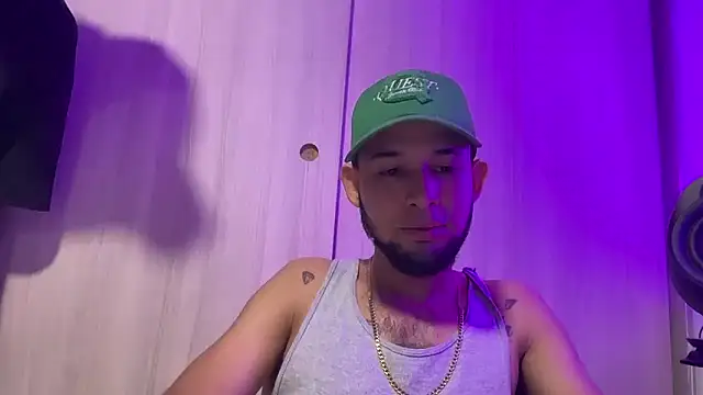 Snapshot of enyel_100 chatting on 10, 1, 2026 enyel 100 online show from 10, 1, 2026