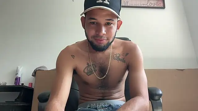 Snapshot of enyel_100 chatting on 9, 1, 2026 enyel 100 online show from 9, 1, 2026