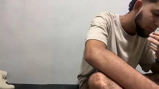 Snapshot of enyel_100 chatting on 12, 1, 2026 enyel 100 online show from 12, 1, 2026