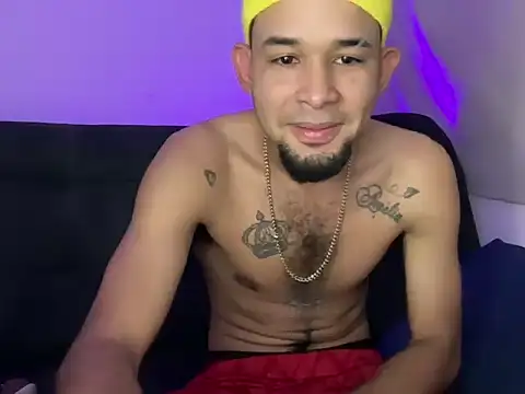 Snapshot of enyel_100 chatting on 6, 2, 2026 enyel 100 online show from 6, 2, 2026