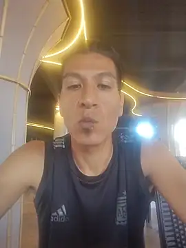 Snapshot of Rodrigohernan19 chatting on 5, 4, 2026 Rodrigohernan19 online show from 5, 4, 2026