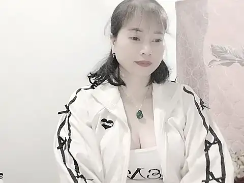 Sophie sexy7 online show from 10, 1, 2026