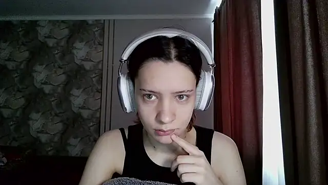 LxayBloom online show from 28, 2, 2026