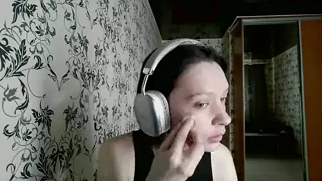 LxayBloom online show from 1, 4, 2026