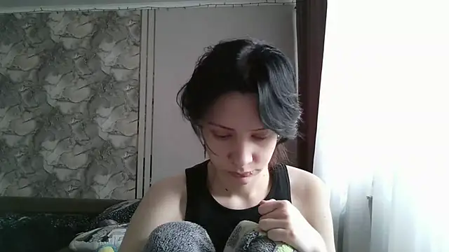 LxayBloom online show from 10, 2, 2026