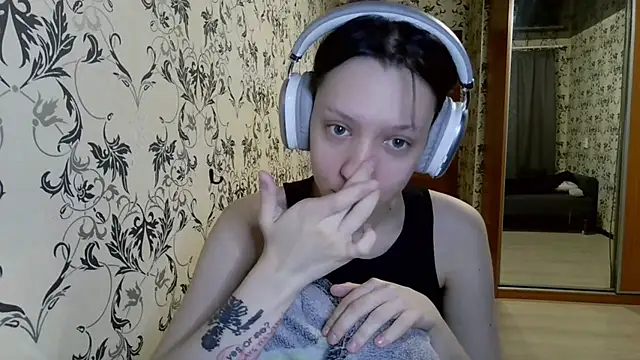 LxayBloom online show from 4, 4, 2026