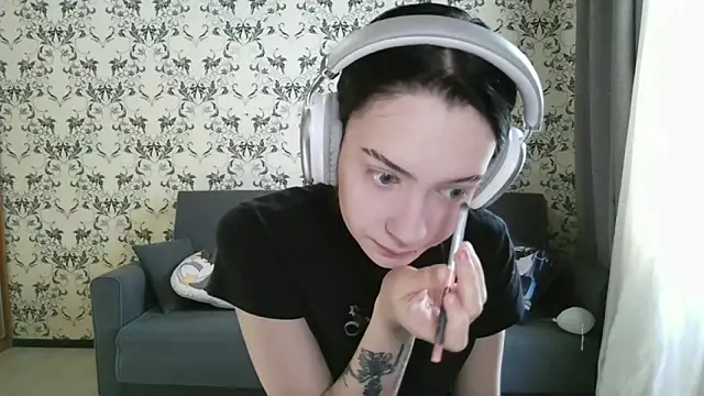 LxayBloom online show from 6, 3, 2026