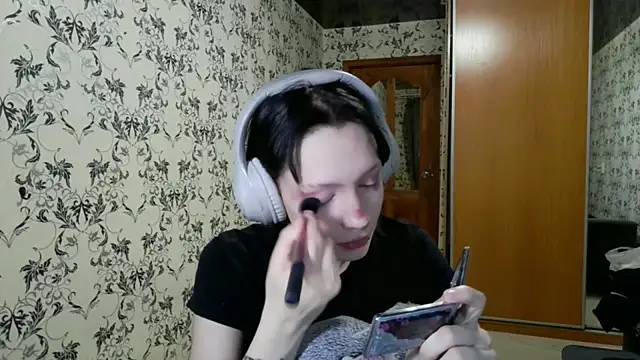 LxayBloom online show from 23, 3, 2026