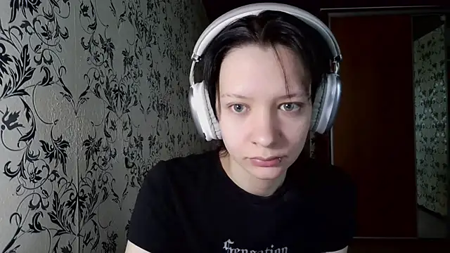 LxayBloom online show from 28, 3, 2026