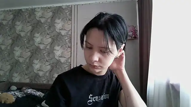 LxayBloom online show from 9, 2, 2026