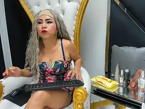 LauraScarlet online show from 12, 1, 2026