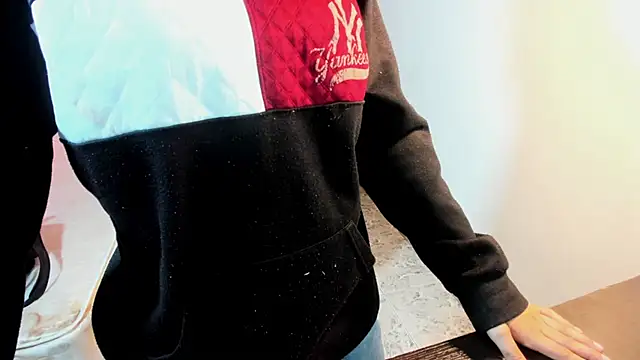 ZoeFox5 online show from 20, 2, 2026