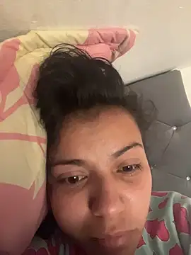 cinthia2011 online show from 15, 2, 2026