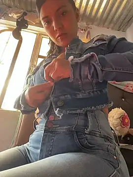 cinthia2011 online show from 31, 1, 2026