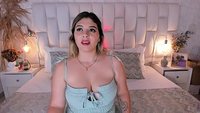 Snapshot of MiiaGreys chatting on 31, 7, 2026 MiiaGreys online show from 31, 7, 2026