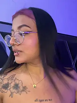 queen of you heart online show from 4, 3, 2026