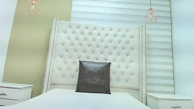 Atenea sexxx online show from 19, 1, 2026