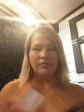 Snapshot of Pxetiteblonde1 chatting on 23, 4, 2026 Pxetiteblonde1 online show from 23, 4, 2026