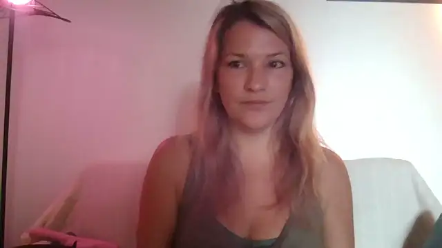 Pxetiteblonde1 online show from 8, 1, 2026