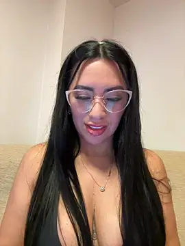 Snapshot of nataliia_queen_ chatting on 24, 4, 2026 nataliia queen online show from 24, 4, 2026