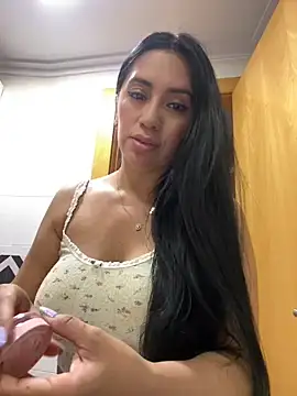 Snapshot of nataliia_queen_ chatting on 3, 7, 2026 nataliia queen online show from 3, 7, 2026
