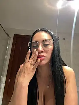 Snapshot of nataliia_queen_ chatting on 28, 4, 2026 nataliia queen online show from 28, 4, 2026