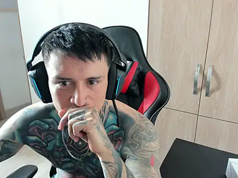 Chrissblack online show from 5, 3, 2026