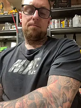 WIDBIGWHITECOCK online show from 4, 3, 2026