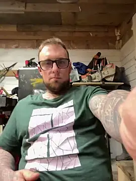 WIDBIGWHITECOCK online show from 15, 2, 2026