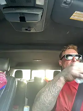 WIDBIGWHITECOCK online show from 4, 6, 2026