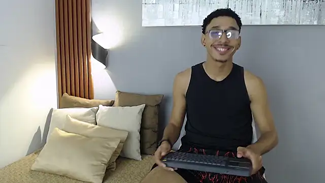 Julian Dark  online show from 13, 2, 2026