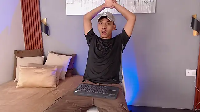 Julian Dark  online show from 3, 3, 2026