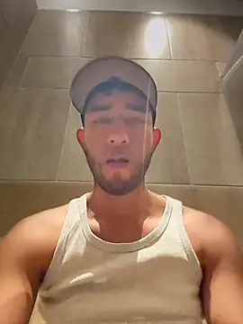 Snapshot of liam_bronw chatting on 10, 5, 2026 liam bronw online show from 10, 5, 2026