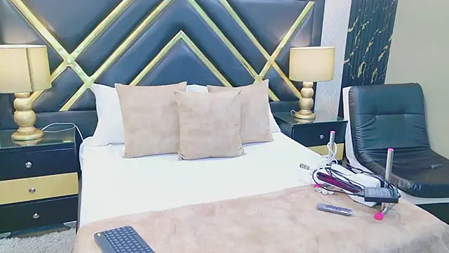 VioletFroost online show from 17, 4, 2026