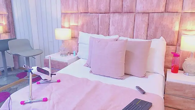 VioletFroost online show from 6, 4, 2026