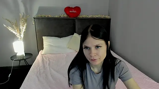 SkinyJoys online show from 14, 2, 2026