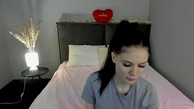 SkinyJoys online show from 15, 2, 2026