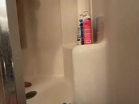 RoxyBrockcali online show from 9, 2, 2026