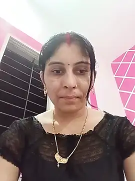 Snapshot of Hot_ree85 chatting on 19, 5, 2026 Hot ree85 online show from 19, 5, 2026