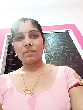 Snapshot of Hot_ree85 chatting on 8, 5, 2026 Hot ree85 online show from 8, 5, 2026