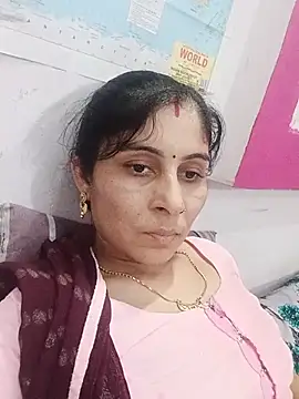 Snapshot of Hot_ree85 chatting on 25, 5, 2026 Hot ree85 online show from 25, 5, 2026