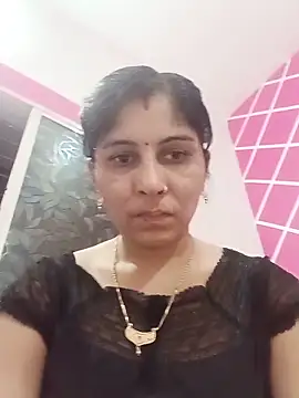 Snapshot of Hot_ree85 chatting on 15, 5, 2026 Hot ree85 online show from 15, 5, 2026
