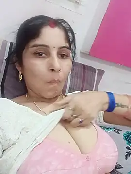 Snapshot of Hot_ree85 chatting on 26, 5, 2026 Hot ree85 online show from 26, 5, 2026