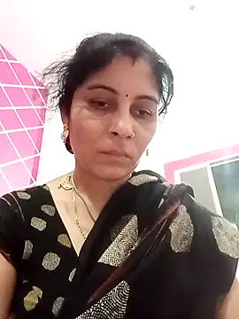 Snapshot of Hot_ree85 chatting on 28, 4, 2026 Hot ree85 online show from 28, 4, 2026
