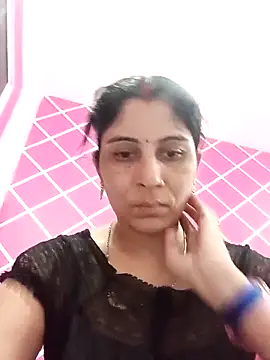Snapshot of Hot_ree85 chatting on 13, 5, 2026 Hot ree85 online show from 13, 5, 2026