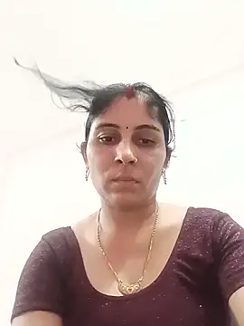 Snapshot of Hot_ree85 chatting on 20, 5, 2026 Hot ree85 online show from 20, 5, 2026