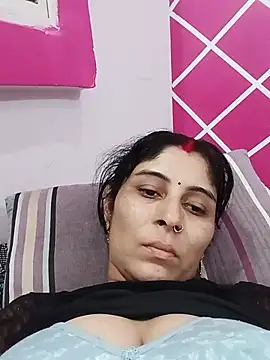 Snapshot of Hot_ree85 chatting on 27, 5, 2026 Hot ree85 online show from 27, 5, 2026